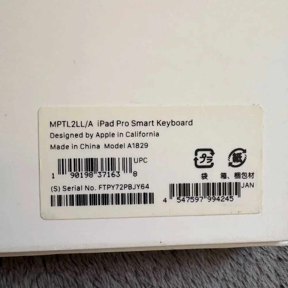 Apple iPad Pro Smart Keyboard 10.5” | Model A1829 | With Box